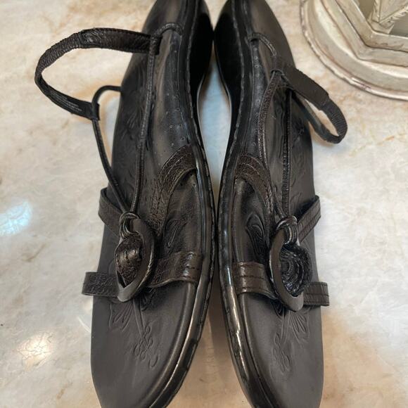 Born black leather Sandals Sz 10 - Picture 2 of 8